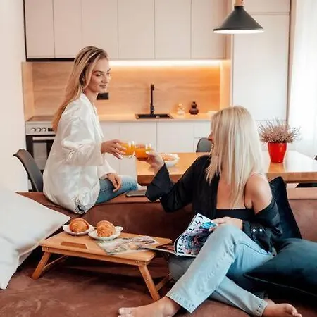 Drago House, City Center Location Apartment *